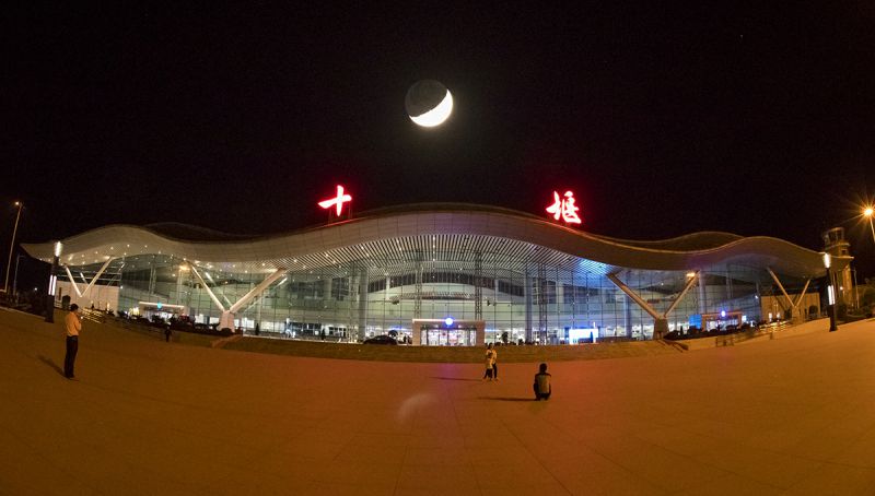 牛夺战 夜之魅 01.jpg